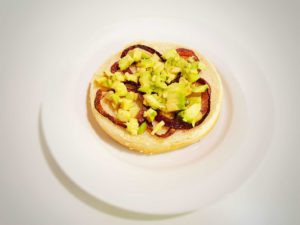 hamburger-di-tonno-avocado-chutney-di-mele (11)