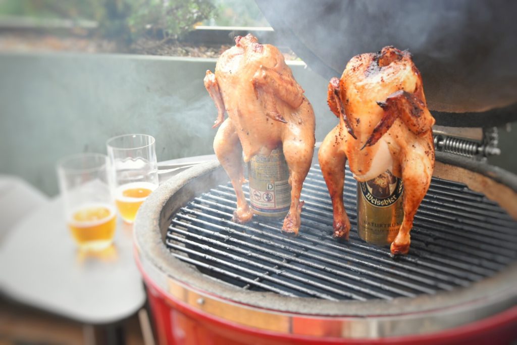 pollo con la birra nel sedere BBQ grill dome