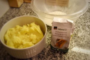 ingredienti per gli gnocchi con farina di grano saraceno