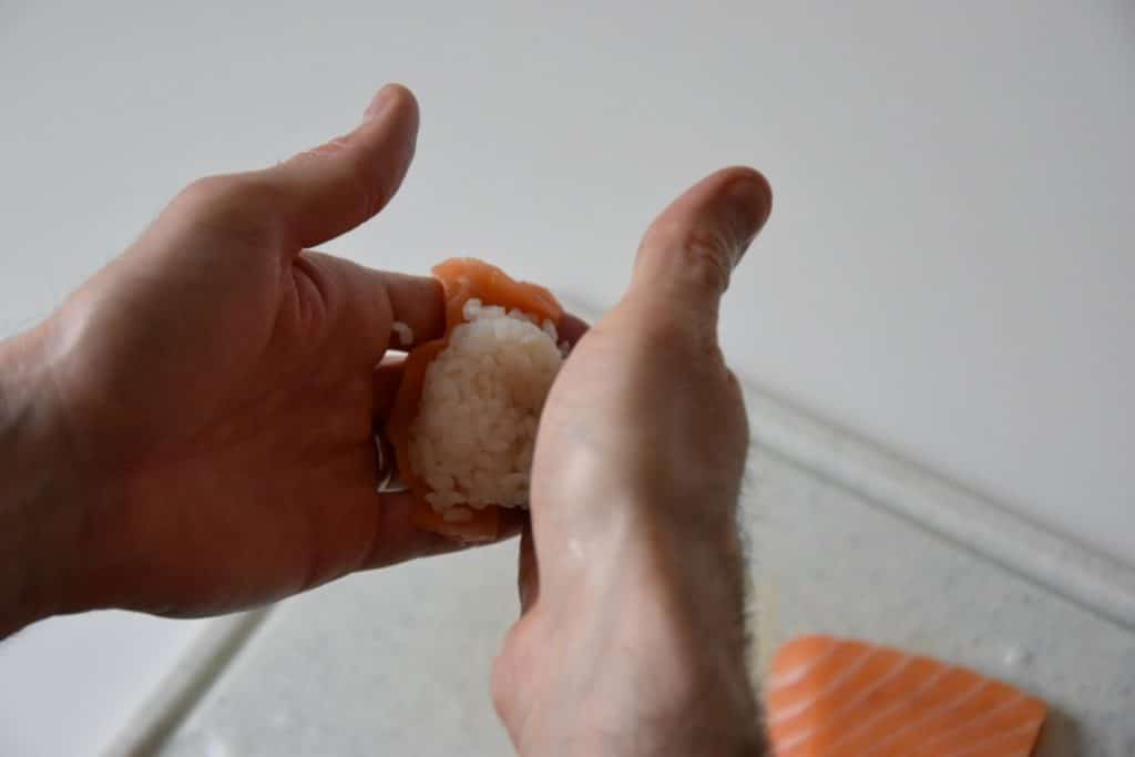 Come fare un nigiri, passo 4